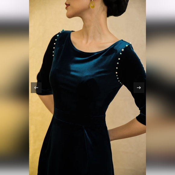 Sarah Luton Elegant Velvet Dress in Deep Teal - Picture 4 of 7